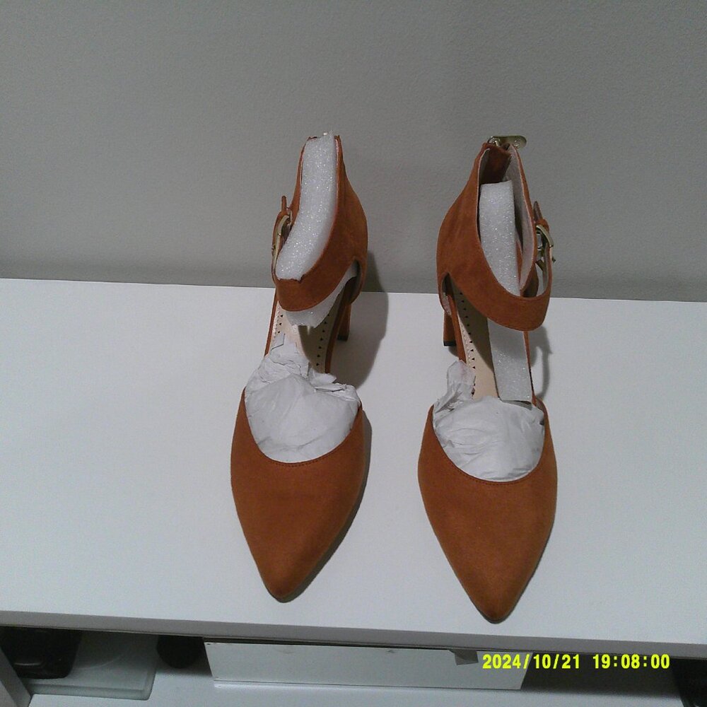 Adrienne Vittadini Umber Suede Pump